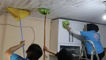 Osmaniyede evini su basan yaşlı kadına devlet eli