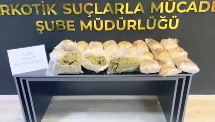 Osmaniyede minibüsün bagajındaki bavuldan uyuşturucu çıktı