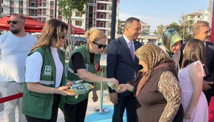 Osmaniyede protokol üyeleri vatandaşlarla bayramlaştı