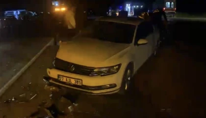 Osmaniyede tanker ile 2 otomobil çarpıştı: 1 ölü, 2 yaralı