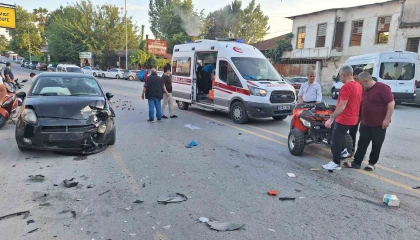Otomobille çarpışan ATVnin sürücüsü yaralandı