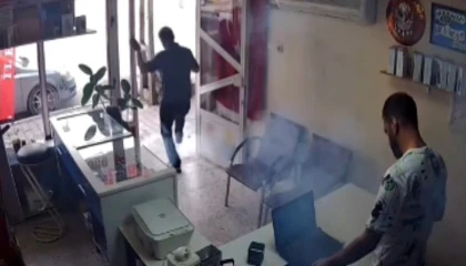 Tamir edilen cep telefonunun bataryası patladı