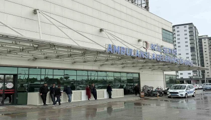 Tarihi geçmiş salam yiyen 4 öğrenci hastaneye kaldırıldı