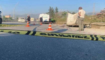 Tırla çarpışan sepetli motosikletin sürücüsü hayatını kaybetti
