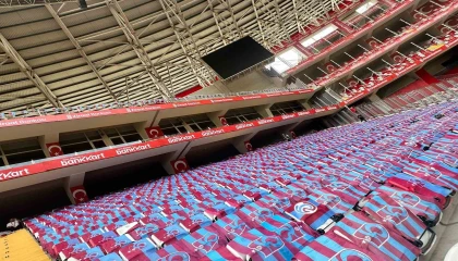 Trabzon Büyükşehir Belediyesi, Antalya Stadyumunu bayraklarla donattı