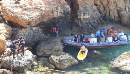 Zıpkınla balık avlamak isterken falezlerden düştü, ekipler alarma geçti