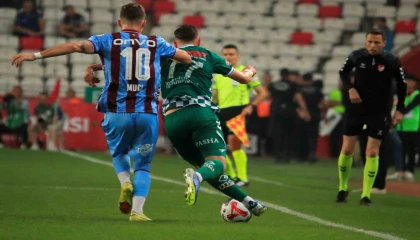Ziraat Türkiye Kupası: Trabzonspor: 1 - Konyaspor 0 (İlk yarı)