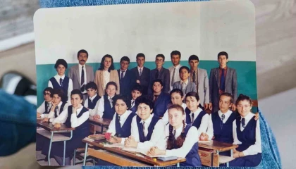 45 yıllık öğretmeni eşinin emeklilik sürprizi gözyaşlarına boğdu
