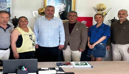 Adana Demirspora yerel basından 100 bin liralık destek