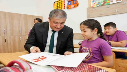 Adanada 485 bin 252 öğrenci karne aldı