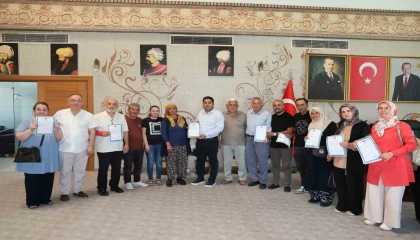 Aksuda 12 vatandaş tapularıyla buluştu