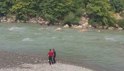 Alanyada çayda kaybolan genci arama çalışmalarına yarın devam edilecek