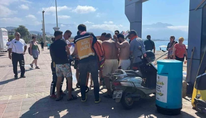 Alanyada denizde boğulma tehlikesi geçiren yaşlı adam hastaneye kaldırıldı