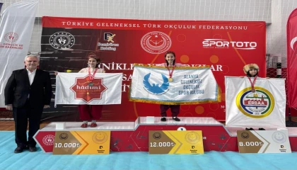 Alanyalı minik okçular Türkiye Şampiyonasından madalyalarla döndü