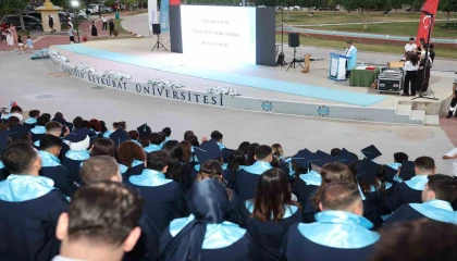 ALKÜ Tıp Fakültesinde 90 genç hekim mezun oldu