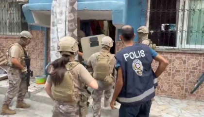 Altın zincir gasp eden şüpheliler yakalandı: 5 tutuklama