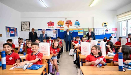 Antalyada 484 bin 576 öğrenci karne heyecanı yaşadı