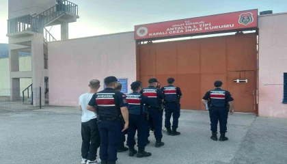 Antalyada uyuşturucu operasyonunda 4 şüpheli tutuklandı