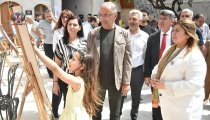 ASYA ALYANAK’IN RESİM SERGİSİ SANATSEVERLERLE BULUŞTU
