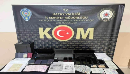 Ayak bile basmadıkları ülkelerde yıllarca çalışmış gibi gösterilen şahısları sahte belgelerle emekli eden çeteye operasyon