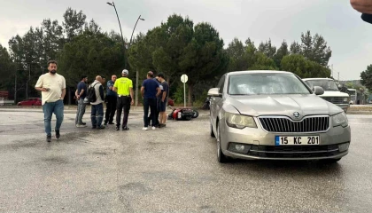 Burdurda motosiklet ile otomobil çarpıştı: 1 yaralı