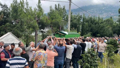 Denizlideki faciada hayatını kaybeden Hayriye Arıkan, Alanyada son yolculuğuna uğurlandı