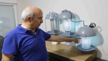 Domates güvesi, mantar sineği ve elma iç kurduna ışık tuzağı