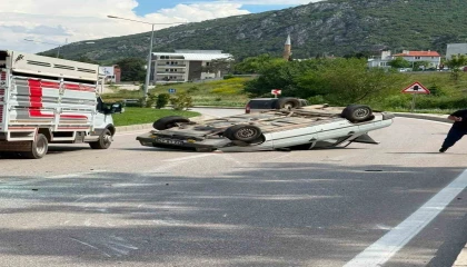 Eğirdirde takla atan otomobilin sürücüsü yaralandı