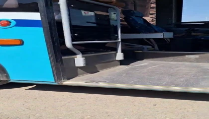 Engelli rampasını açmayarak tekerlekli sandalyeli vatandaşa tepki gösteren otobüs şoförünün hayrete düşüren sözleri kamerada