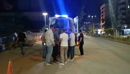 Evine giderken asansör boşluğuna düşüp ağır yaralandı