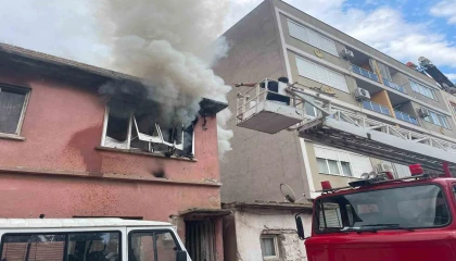 İki katlı müstakil evde çıkan yangın korkuttu