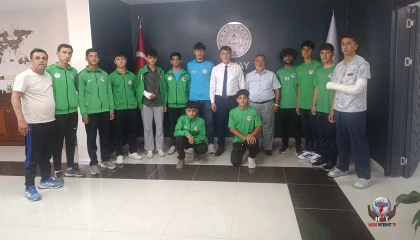 İL MÜDÜRÜ TÜYSÜZ, BAŞARILI SPORCULARI KABUL ETTİ