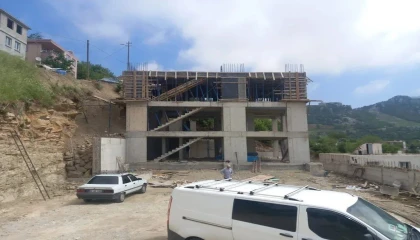 Kahramanmaraşta inşaattan düşen işçi ağır yaralandı