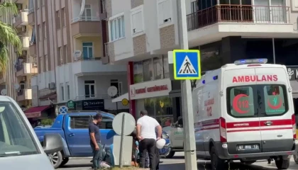 Kamyonet ile motosiklet çarpıştı:1 yaralı