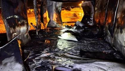 Kırıkhanda alevlere teslim olan konteyner kullanılamaz hale geldi