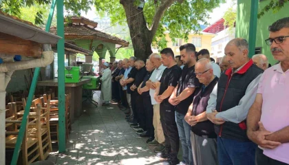 Kocasının öldürdüğü Aslıhan öğretmen ve babası toprağa verildi