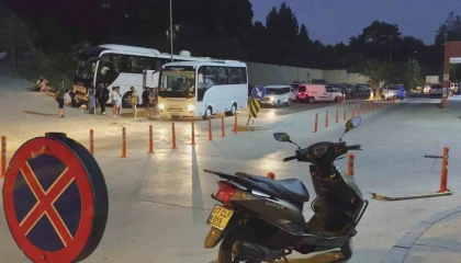 Manavgatta rafting yapmaya giden 52 yerli turist gıda zehirlenmesi şüphesiyle hastaneye başvurdu