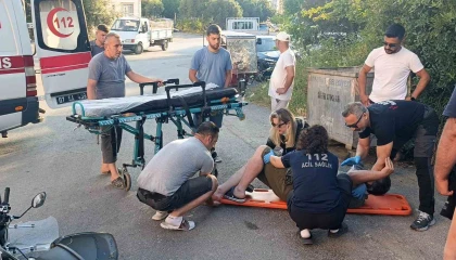 Motosikletiyle yola savrulan sürücü yaralandı