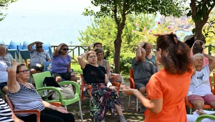 Muratpaşadan Parkinson hastalarına hareket desteği