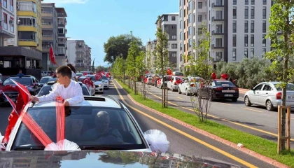 Osmaniyede 72 öğrenci mezuniyet ve hatim sevincini konvoyla kutladı