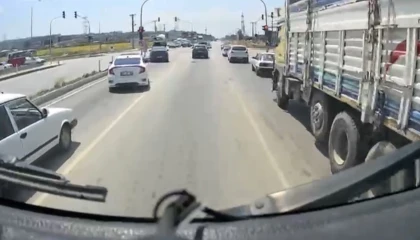 Osmaniyede itfaiye aracına fermuar sistemiyle geçiş koridoru oluşturdular