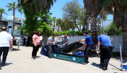 Otobüs durağındaki bankta ölü bulundu