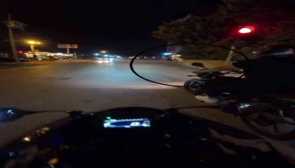 Otomobilin duvara çakıldığı anlar kask kamerasında
