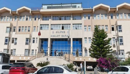 Silifke Belediyesine yönelik operasyonda gözaltına alınan 19 şüpheli adliyeye sevk edildi