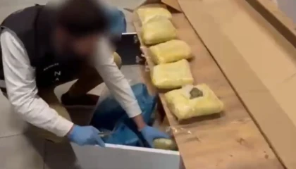 TV ünitesinde uyuşturucu gizleyip, kargoyla uyuşturucu sevkiyatına polis engeli