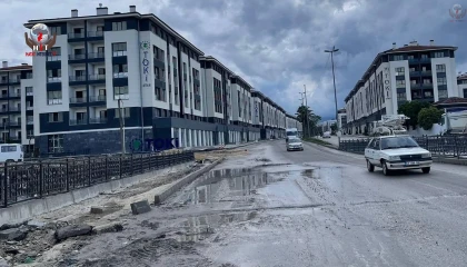 ÜRGENPAŞA'DA TİCARİ BAĞIMSIZ BÖLÜMLERİN ANAHTAR TESLİMİ BAŞLADI