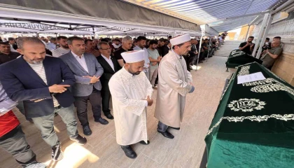 Yangında hayatını kaybeden engelli 3 kardeş toprağa verildi