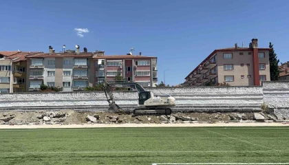 71 yıllık Gazi Atatürk Stadyumunda yıkım başladı, hatıralar hafızalarda kaldı