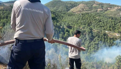 Alanyada orman yangını sebebiyle 45 ev tedbir amaçlı tahliye edildi