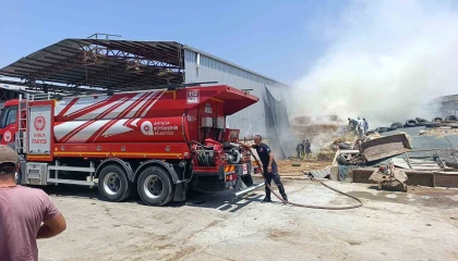 Antalyada besihanede çıkan yangında 60 saman balyası kül oldu